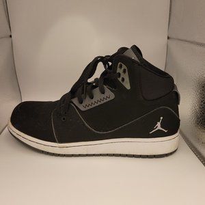 NIKE Jordan - Size 6Y - 2014